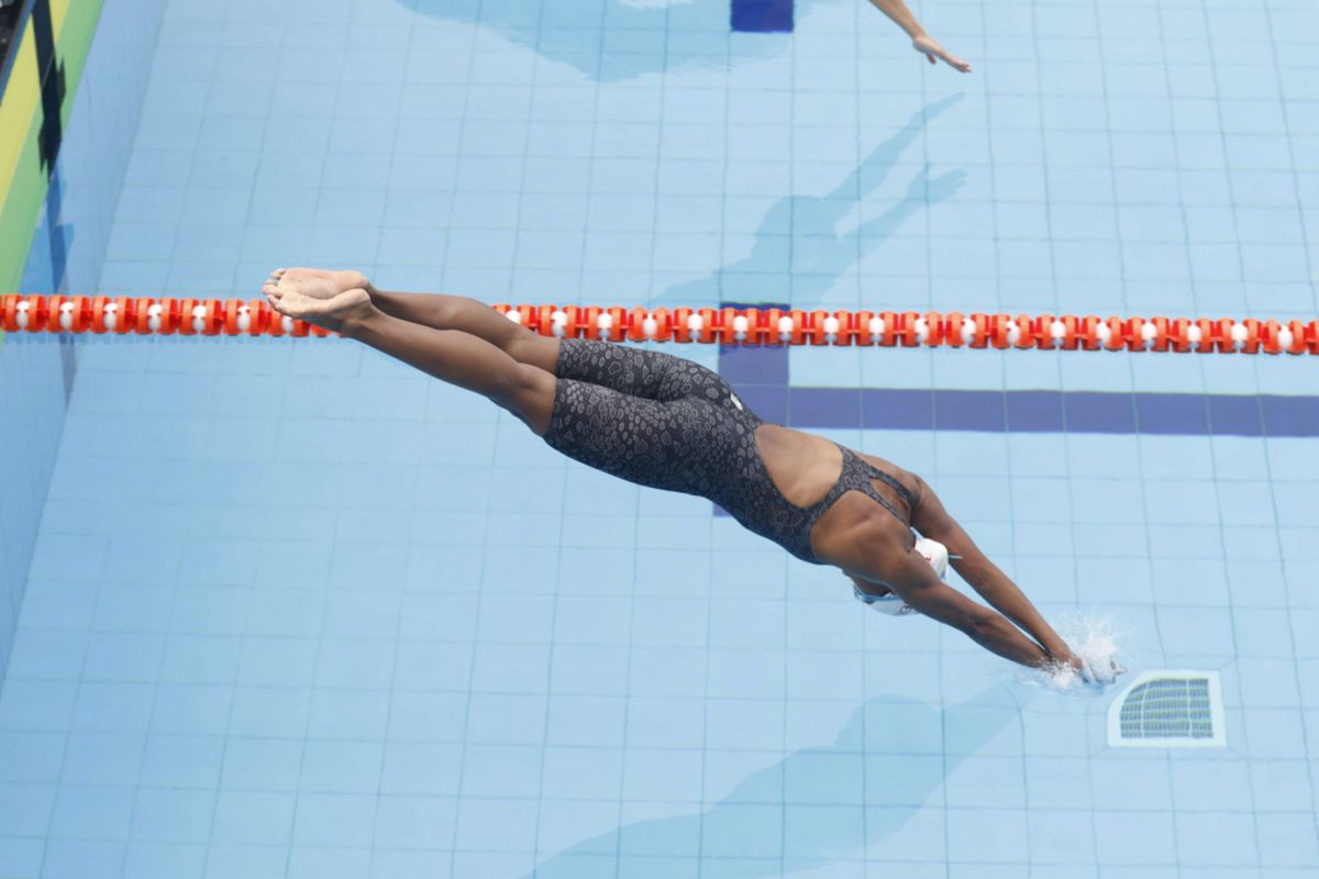 Teknik tendangan kaki yang benar saat berenang